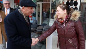 *İlçe sakinlerinden Yaşar'a yoğun ilgi