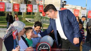 ERHAN KILIÇ ESNAF İLE KUCAKLAŞTI