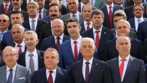 BAŞKAN GÖKHAN YÜKSEL, CHP'Lİ BELEDİYE BAŞKANLARI İLE BİRLİKTE ANITKABİR'İ ZİYARET ETTİ  