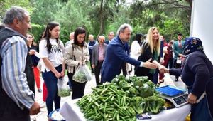 Yerel tohumlar Bornova'da geleceğe taşındı