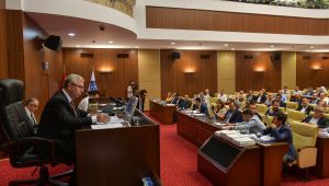 "BELEDİYE ŞİRKETLERİNİ ZARARA UĞRATAN ŞİRKET YÖNETİCİLERİ HAKKINDA SORUMLULUK DAVASI AÇACAĞIZ"