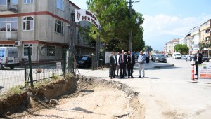 Burhaniye Mahallesinde Otopark Ve Parke Taşı Uygulamaları Sürüyor