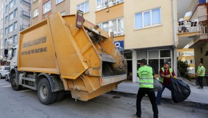 Demetevler'de 2 ayrı evden 45 ton çöp temizlendi