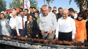 Başkan Zeydan Karalar, "Dolmamız eşsizdir, hele de eşim Nuray yaparsa."