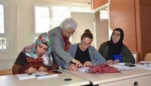 Narlıdere Belediyesi'nden Okuma Yazma Kursu