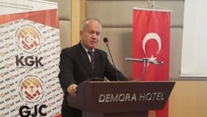 Özen, "Gazeteciler işsizken 10 Ocak iyi dilekten öteye geçemez"