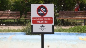 Karabağlar parklarına uyarı levhaları