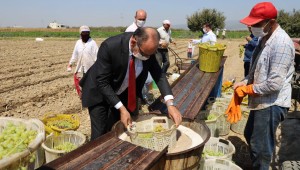 Başkan Akın'dan Üzüm Sergi Alanına Ziyaret