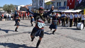 FOÇA'DA KURTULUŞ GÜNÜ COŞKUSU