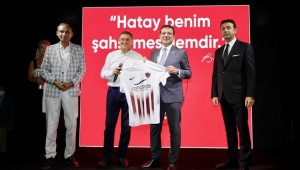 HATAY--BAŞKAN SAVAŞ'TAN EKREM İMAMOĞLU'NA İMZALI FORMA