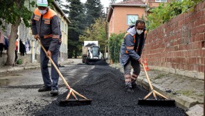 YOL VE KALDIRIM ÇALIŞMALARI SÜRÜYOR