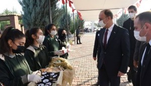 Atatürk, Şanlıurfa'da Saygıyla Anılıyor