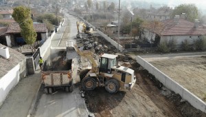 Belediye Ekiplerinden Şehrin Farklı Noktalarında Tempolu Çalışma