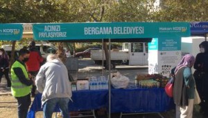 Depremzedeler için Bergama Belediyesi'nden stant