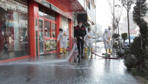 BELEDİYE EKİPLERİ SOKAĞA ÇIKMA KISITLAMASINDA DA BOŞ DURMADI