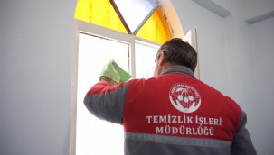 Kemalpaşa'da ibadethaneler Ramazan'a hazır