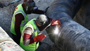 ASKİ'DEN GÖLBAŞI'NI RAHATLATACAK PROJE: 800 METRELİK YENİ İÇME SUYU İLETİM HATTI YAPILIYOR