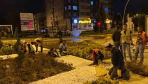 Park ve Bahçelerden Gece Mesaisi