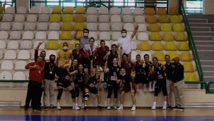 Turgutlu Belediye Kadın Basketbol Final Grubunda
