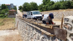 İzmit'te yayaların güvenliği parapetlerle destekleniyor