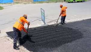 İzmit Belediyesi, Tepeköy'de deforme olan yolları yeniliyor