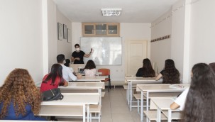 MERSİN BÜYÜKŞEHİR'İN KURS MERKEZLERİ'NDE İLK DERS ZİLİ ÇALDI