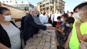 Yenimahalle Belediyesi'nden aşure ikramı