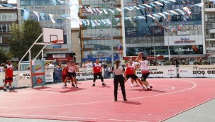 3x3 SOKAK BASKETBOLU TURNUVASI NEFES KESTİ