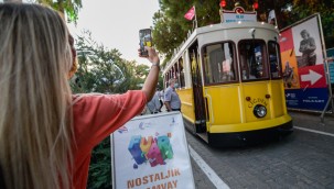 90. İEF'de "Nostaljik Tramvay" keyfi