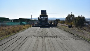 MALKARA İLÇESİNE BETON YOL HİZMETİ