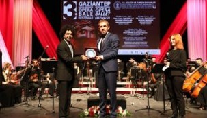 - 3'ÜNCÜ ULUSLARARASI GAZİANTEP OPERA VE BALE FESTİVALİ GALA KONSERİ YAPILDI