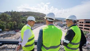 Başkan Soyer viyadük inşaatından müjde verdi: "İzmir trafiğini rahatlatacak yatırımın ilk etabını yeni yılda açacağız"