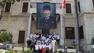 BÜYÜKŞEHİR'İN 'KENT TURU' PROJESİNİN İKİNCİ GEZİSİ YAPILDI KIRSALDA YAŞAYAN ÇOCUKLAR ATATÜRK EVİ'Nİ ZİYARET ETTİ