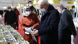 OKURLARIN YAZARLARLA BULUŞTUĞU ÜMRANİYE KİTAP FUARI DEVAM EDİYOR