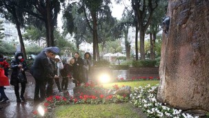 29 Ekim Kadınları Zübeyde Anne'nin huzurunda