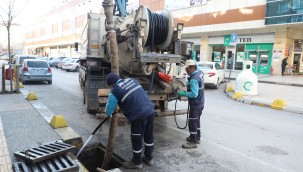 Yağmur Suyu Hatları Temizleniyor