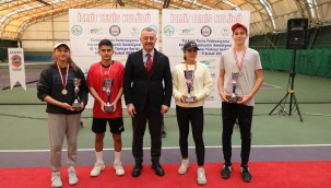 Başkan Büyükakın'dan tenis kortları müjdesi