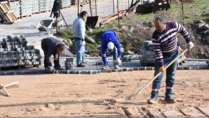 ÇUKURKÖY'ÜN YOLLARINA PARKE TAŞI DÖŞENDİ