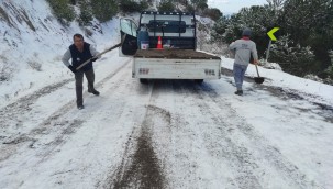 KAR KAPLI KIRSAL YOLLAR AÇILIYOR