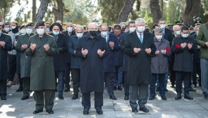 107. yılında Çanakkale Deniz Zaferi İzmir'de anıldı