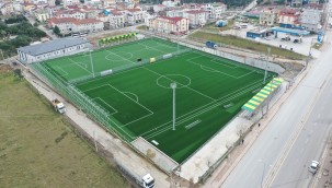  Darıca Nene Hatun Stadı'ndaki doğu sahasının çimleri de tamam