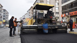 Torbalı'da asfalt seferberliği sürüyor