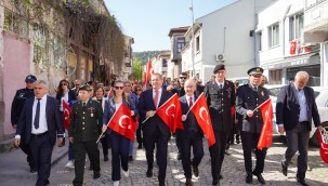 ATATÜRK'ÜN AYVALIK'A GELİŞİNİN 88'NCİ YIL DÖNÜMÜ KUTLANDI