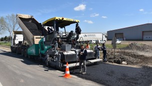 ÇORLU'DA 800 TON SICAK ASFALT SERİMİ YAPILDI