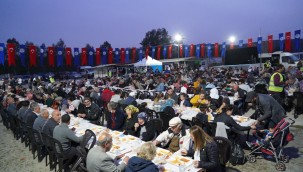 İftar yemeklerinin ikincisi Kıyıkışlacık mahallesindeydi