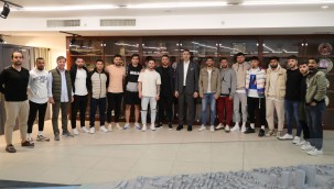 Bölgesel Amatör Lig'e yükselen Kartalspor'dan Başkan Gökhan Yüksel'e ziyaret