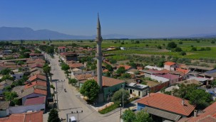 Saruhanlı Belediyesi 87 Yıllık Caminin Bahçesini Yeniledi