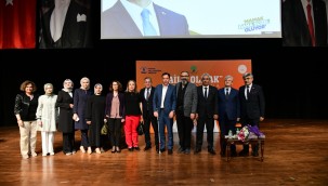 Senai Demirci'nin "Aile Olmak" Konferansına Büyük İlgi  