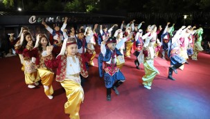 Saruhanlı Belediyesinden 9. Geleneksel Halk Oyunları Şenliği