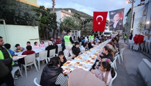 Başkan Sandal, depremzedelerle iftarda buluştu